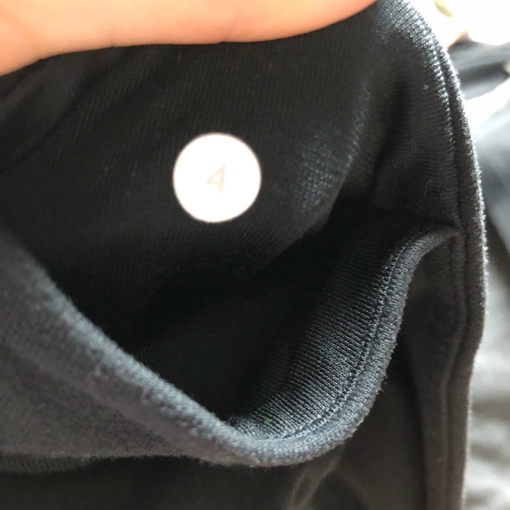 ✨Lululemon Leggings 4✨ - Picture 10 of 10